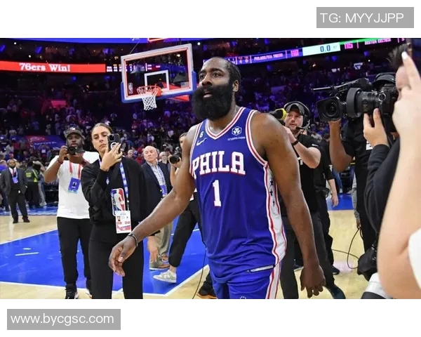 卢：我们开局和第三节其实打得还不错 不是因为登哥打得好吗，和你有啥关系