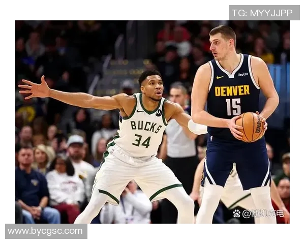 詹姆斯赛后与字母哥以及前教练哈姆击掌相拥，耳语不断